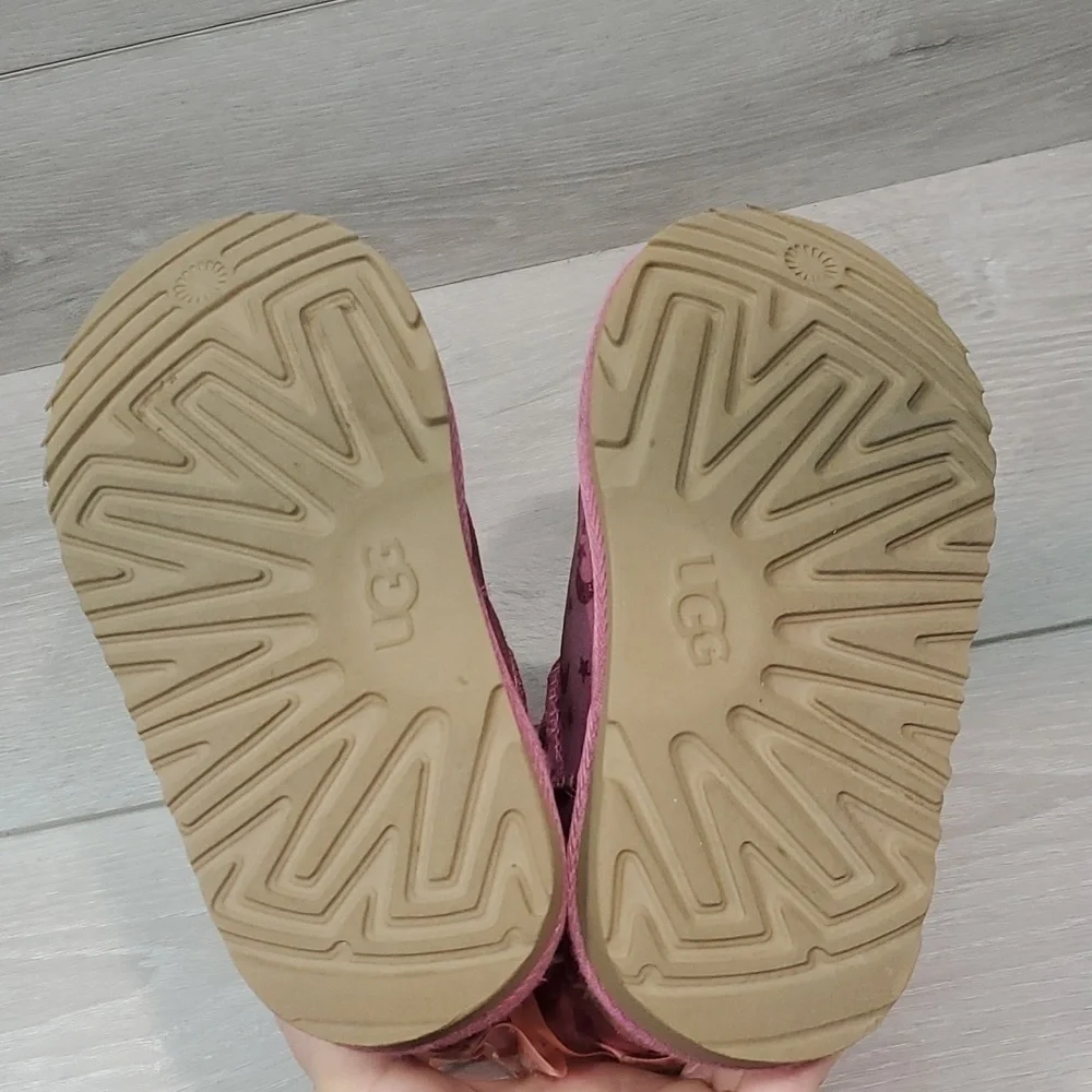 Ugg Australia Kids Bailey Bow Pink Barbie Moon & star leather boots shoes sz 8